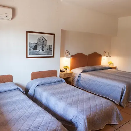 Tre Esse فندق أسيسي